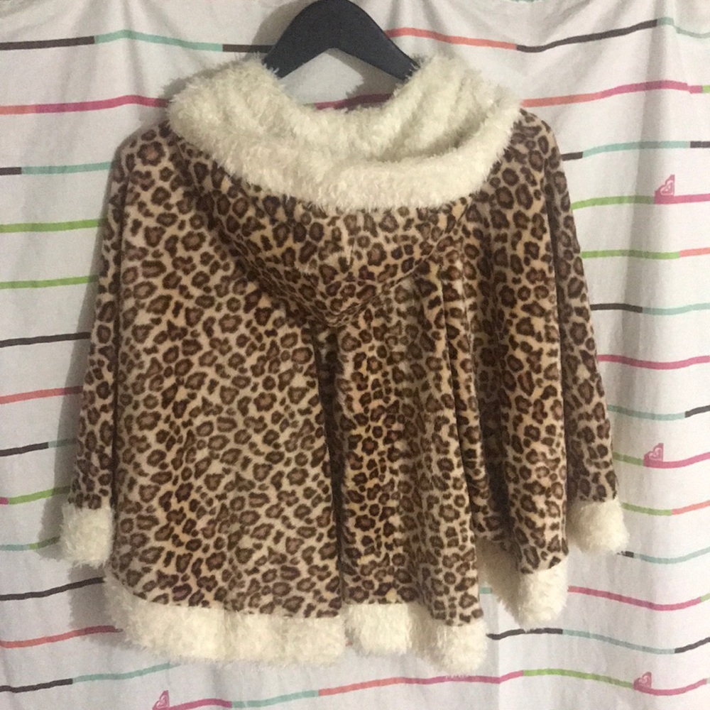 Never worn Poncho - Picture 4 of 4